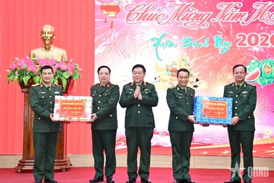 View - 	Đại tướng Nguyễn Trọng Nghĩa thăm, chúc Tết LLVT tỉnh Quảng Trị